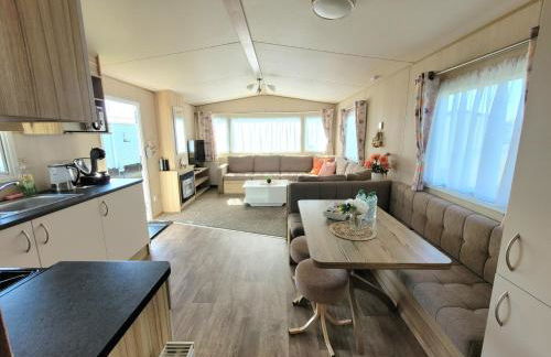 St Osyth- Sleeps8-freeparking-wifi-holidaypark - Foto 5