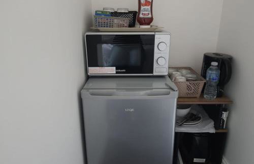 Private Room Sleeps 2 with Ensuite & Parking - Foto 3