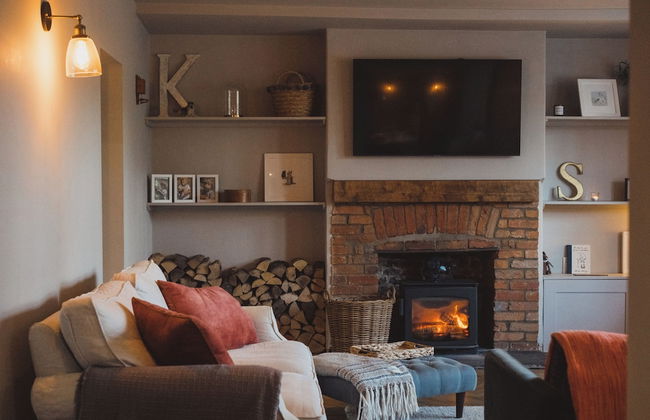 Luxury House Sleeps 14 With Secret Bar Near Bath - Photo 12