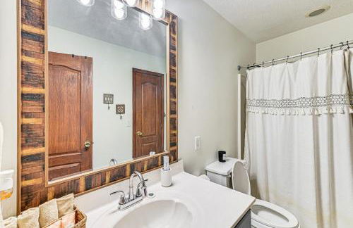 Williamstown Gem with Private Pool and Hot Tub! - Foto 14