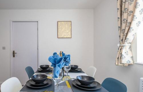 4BR New Build - Near Ferry Port - Great for Groups - Foto 21