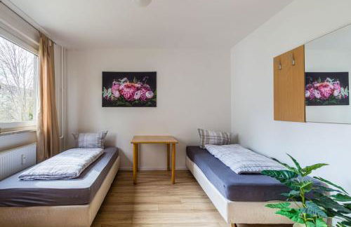 DKN - Ihr Zuhause auf Zeit in Halle - Vollmöbliert - Waschmaschine - Wlan - Nähe S-Bahn - Foto 2