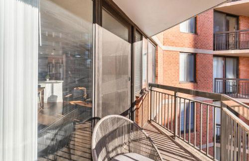 Prime Pentagon City Apt with Rooftop Access - Foto 11