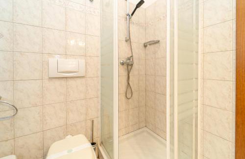 Casa con parcheggio, piscina giardino, barbecue - Foto 30