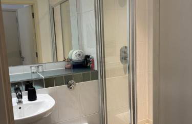 LUX 2bed City Centre and AO Arena Free Parking Modern Apt - Foto 3