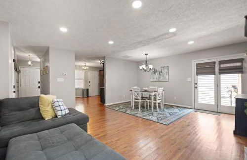 5 Minutes from Hospitals and UK! - Photo 10