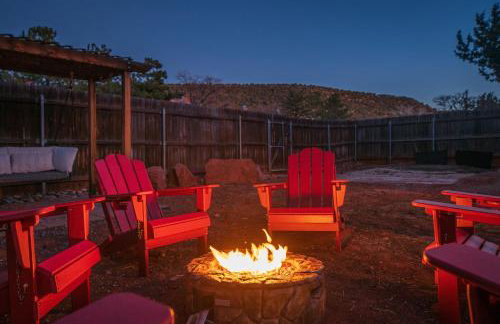 LUX Sedona Retreat - Hot tub & Game room - Foto 22