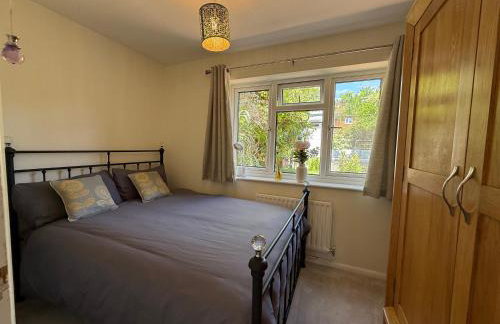 Cosy Apartment with Private Access and Kitchenette in Guildford - Photo 9