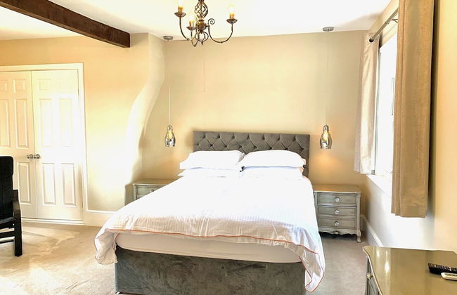 The Farmhouse - Sleeps 12 With Private Grounds - Foto 8