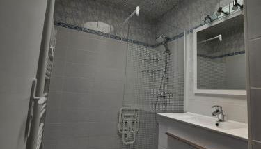 T2 Vue Mer avec Grande Terrasse & Parking 4 min Plage - SpiritofFamily06 - Foto 3