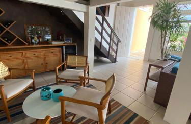 Vista dos sonhos na beira do mar de Angra com pier - Foto 1