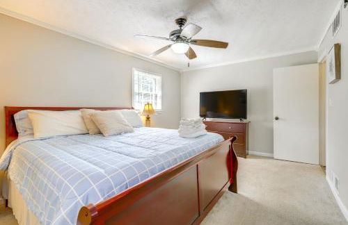 Deck and Game Room Family Home in Stockbridge! - Foto 12