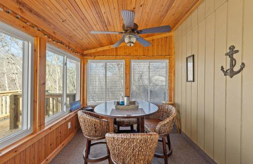 Little blue house on the lake - Photo 38