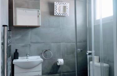 Torreguadiaro Villa - 2 mins walk from the bars and restaurants - Foto 6