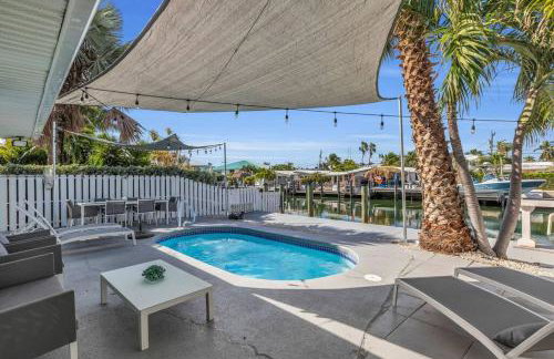 Villa Bella Newly Remodeled With Private Dock and Pool & Cabana Club Access - 7 night minimum stay - Foto 1