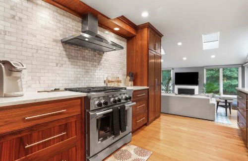 Sojourn Beautiful Home with Beach Access & Backyard - Foto 21