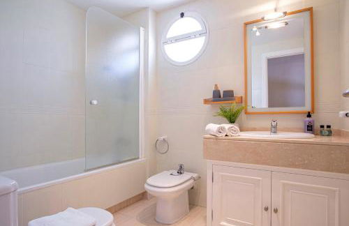 Precioso ático con piscina en Marbella - Foto 14