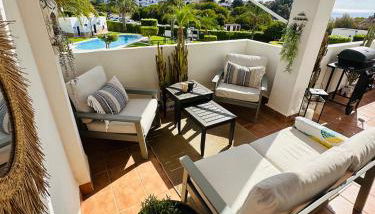 2 Bedroom Apartment with Sea Views - Foto 4