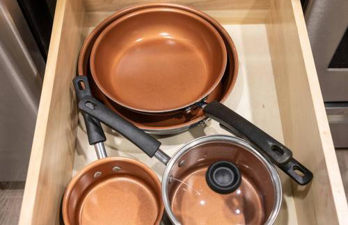 Cozy DT Bellevue Apt | Fast Wi-Fi & Free Parking - Foto 28