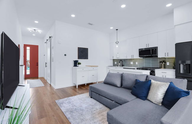 Luxury Resort-style Living Centrally Located - Foto 10