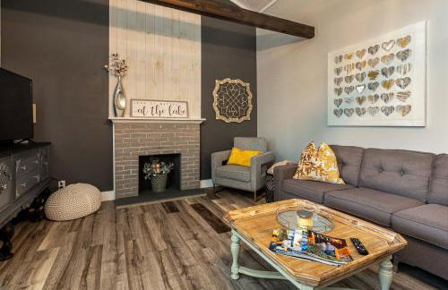 French Country Cottage Dock & Screened Porch - Photo 2