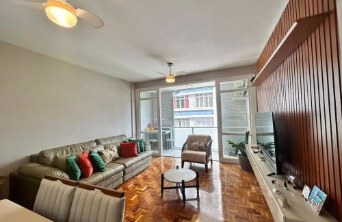 Apartamento quadra da praia - Foto 1