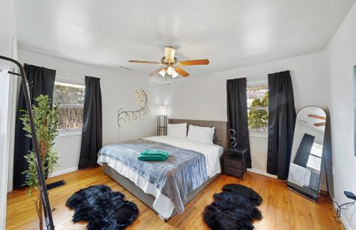 Comfort, Fun, & Charming - 5BR Oasis with Pool - Foto 45