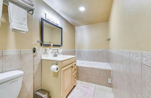 Spacious Family Home with Fenced Yard in DFW Area - Foto 14