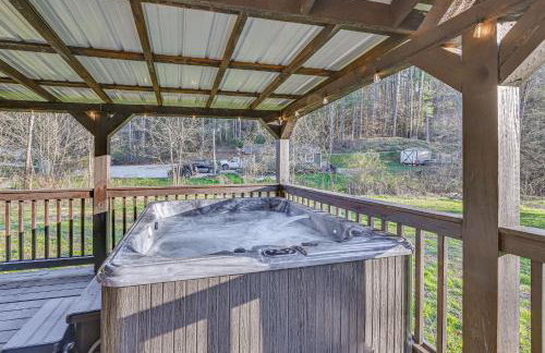 Fireside Evenings Red River Gorge Gem with Hot Tub - Foto 23