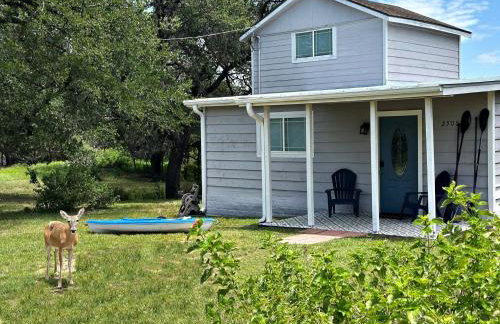 6-min walk to Lake - Home w/Fire-Pit & Pool Table - Foto 30