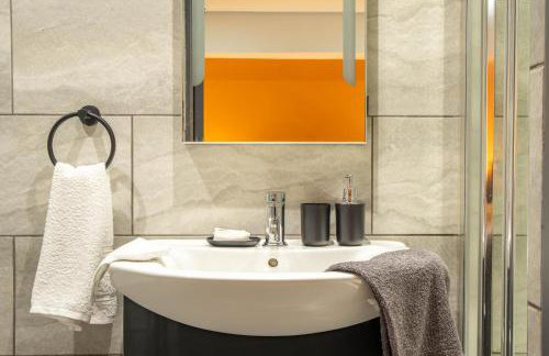 City Centre Studio With Self Check-In Washer Dryer WiFi & Netflix - Foto 12