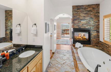 Hot Tub Fire Pit Game Room Amazing Deck Views Sky Canyon Lodge by AvantStay - Foto 42