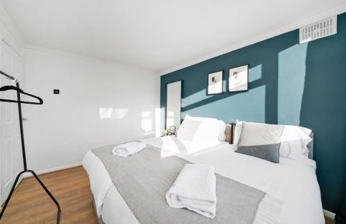 Cosy 3 Bedroom with Free Parking, Garden and Smart TV with Netflix by Yoko Property - Foto 7
