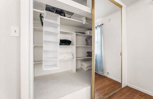 Spacious 4 bedroom home by Melrose and 10 minutes to Hollywood Walk of Fame - Foto 20