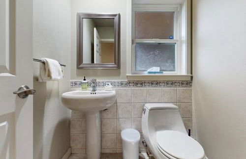 Camano Island Waterfront Modern Splendor - Foto 12