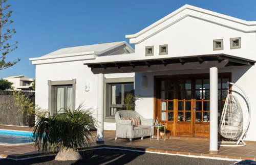 Villa Mo Luxury Heated Pool - Photo 28