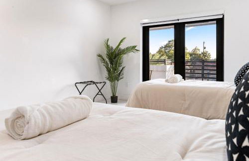 April Sale! 4BR - Private Yard, Grill, Soaking Tub, Near Coral Gables & MIA Airport - Foto 22