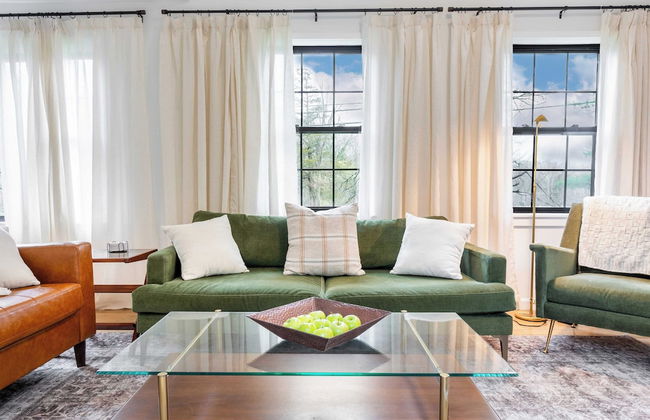 Charcoal Chalet by Avantstay A+ Design w/ Firepit - Foto 10