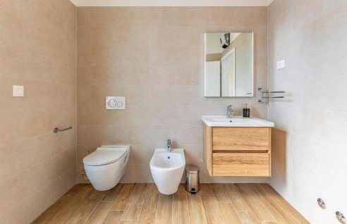 Beautiful Home In Porec With Kitchen - Foto 49