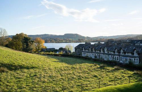 Brand New - Contemporary - 2 Bedroom - 2 Bathroom - Spacious Apartment - Lake Views - Foto 26