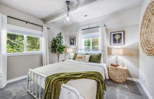 Hillside Cottaga- Private pond, hot tub, game room, by ONP - Foto 20