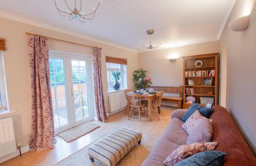 Hazel House - Cosy 2 bedroom house with parking near to Oxford - Foto 27