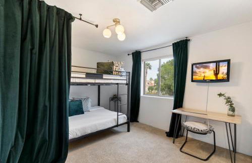 5 Bedroom 4 Bath Boutique Home PREMIUM LOCATION + heated pool option - Foto 22