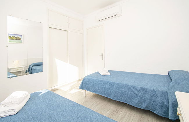 Apartamentos Falcó - Photo 3