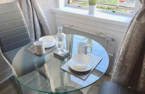 RIVER CLYDE VIEWS - PRIVATE & SPACIOUS APARTMENT - Photo 19