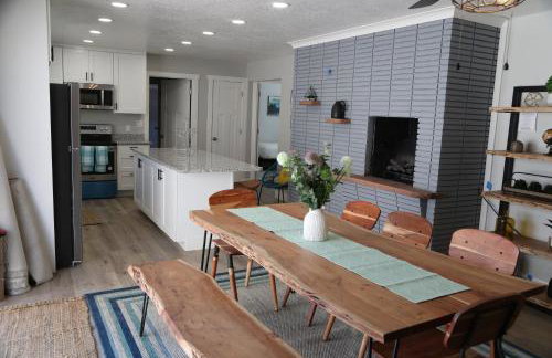 Updated 4-bedroom home centrally located - Foto 19