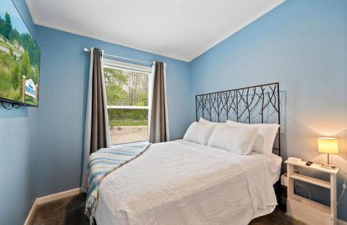 Bayfront Escape Hot Tub, Kayaks Dogs Welcome - Photo 27