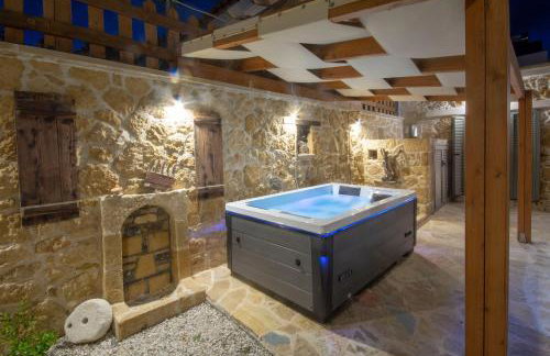 Pamelas House with Jacuzzi - Photo 25