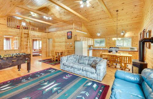 Wraparound Deck and Grill Deadwood Cabin - Foto 6