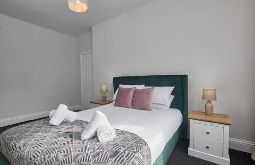 Cosy 3-Bedroom House in Seaham - Street Parking - Photo 24